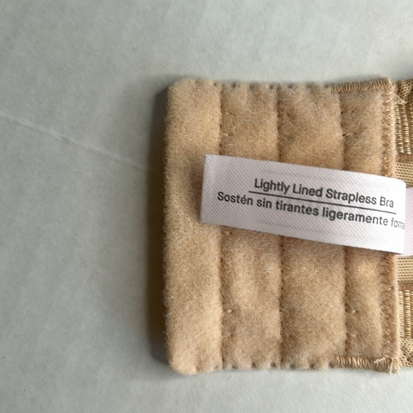3/$25 Auden Lightly Lined Strap/Strapless Underwire Tan Bra. Size 40D - Picture 5 of 7